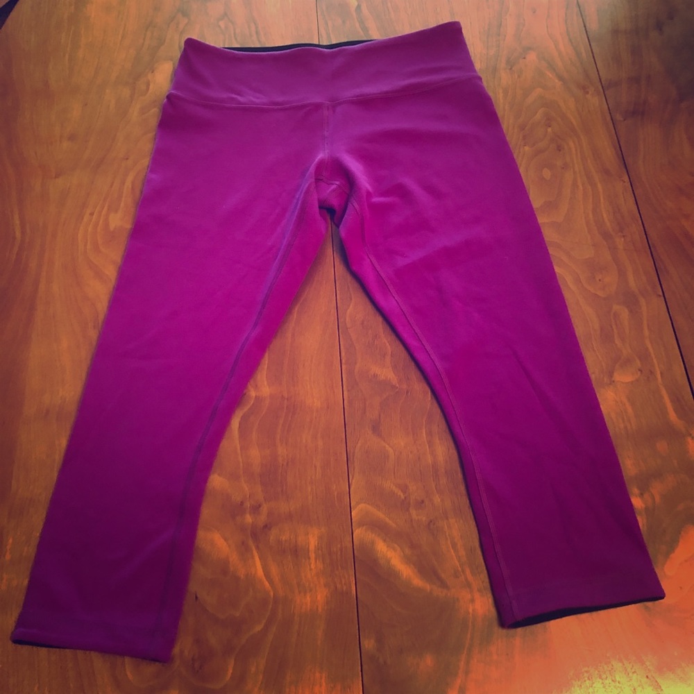 Lululemon bright purple capris Size 8